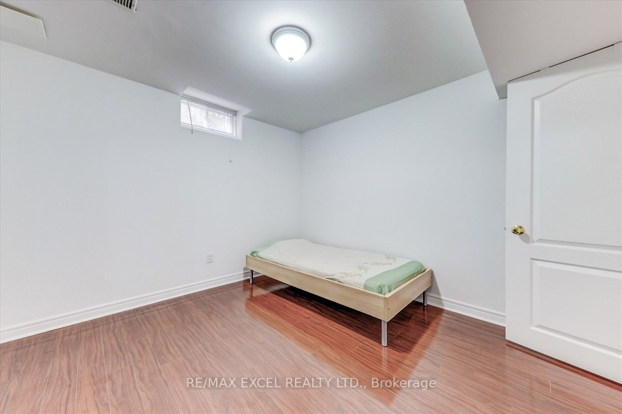 563 Highglen Ave