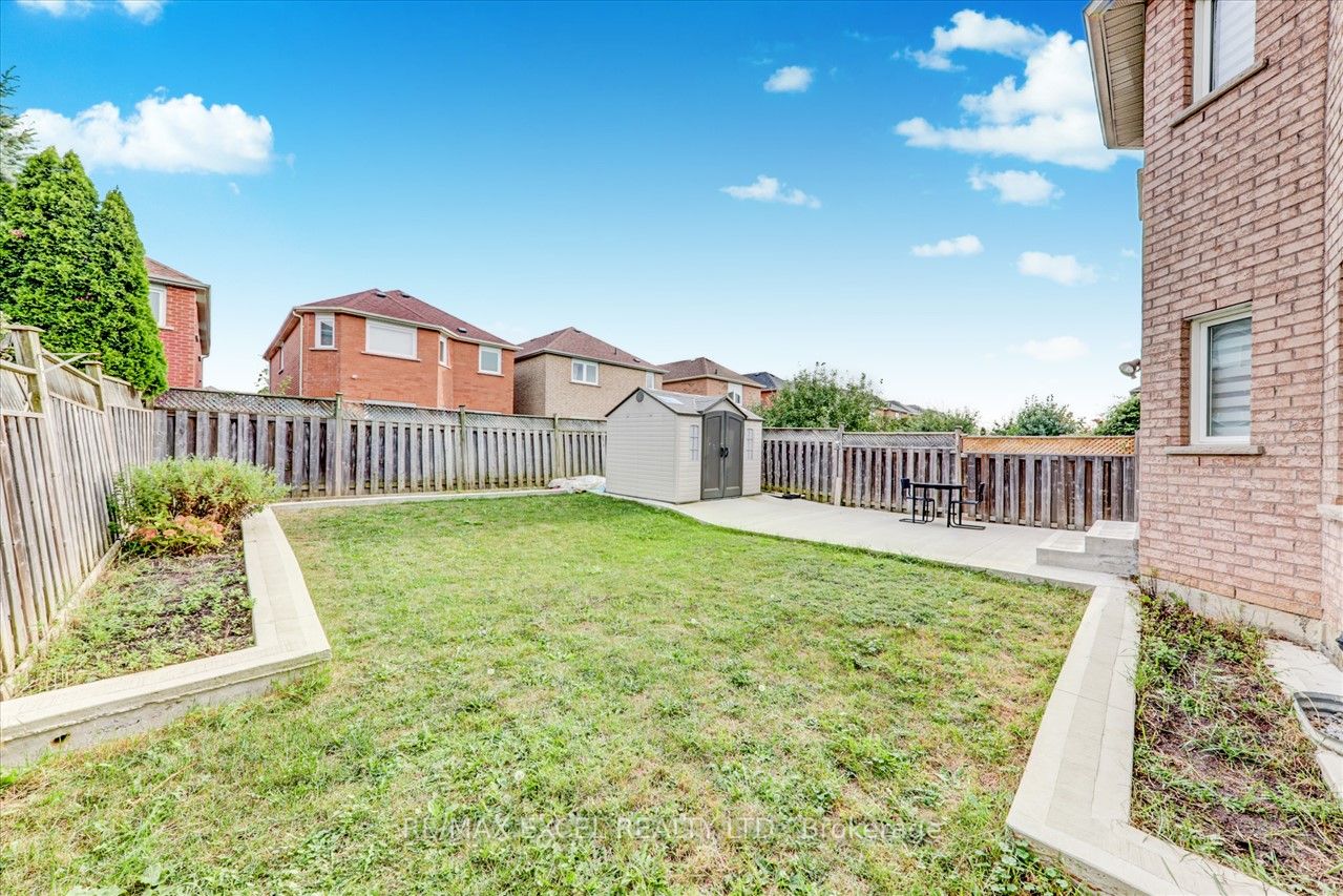 563 Highglen Ave