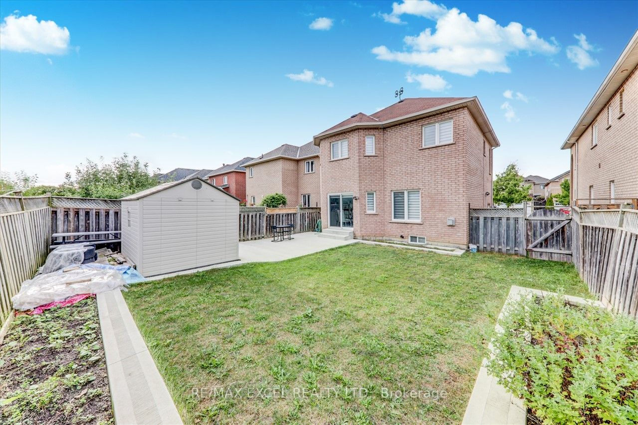 563 Highglen Ave
