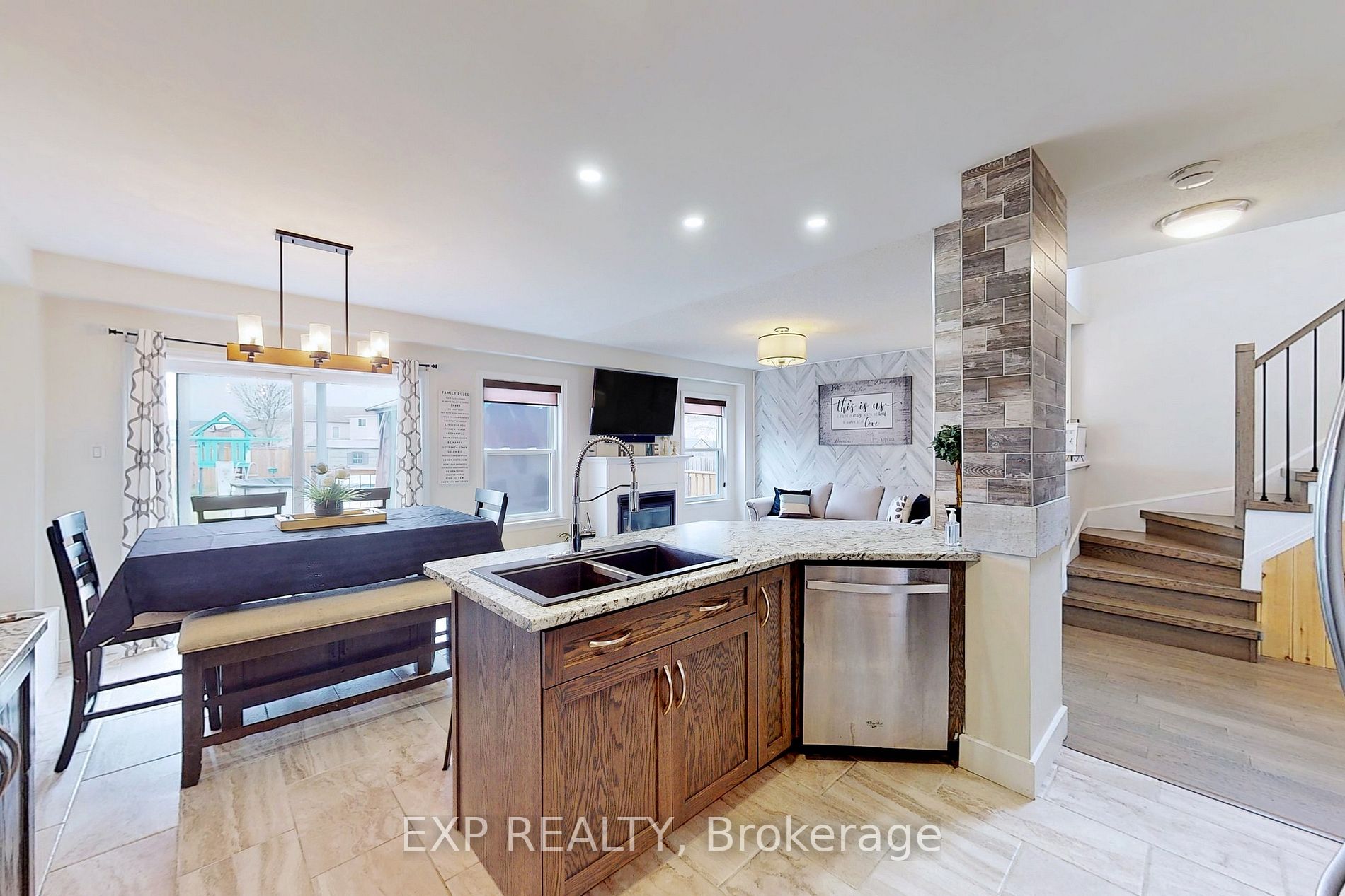 136 Maplewood Dr