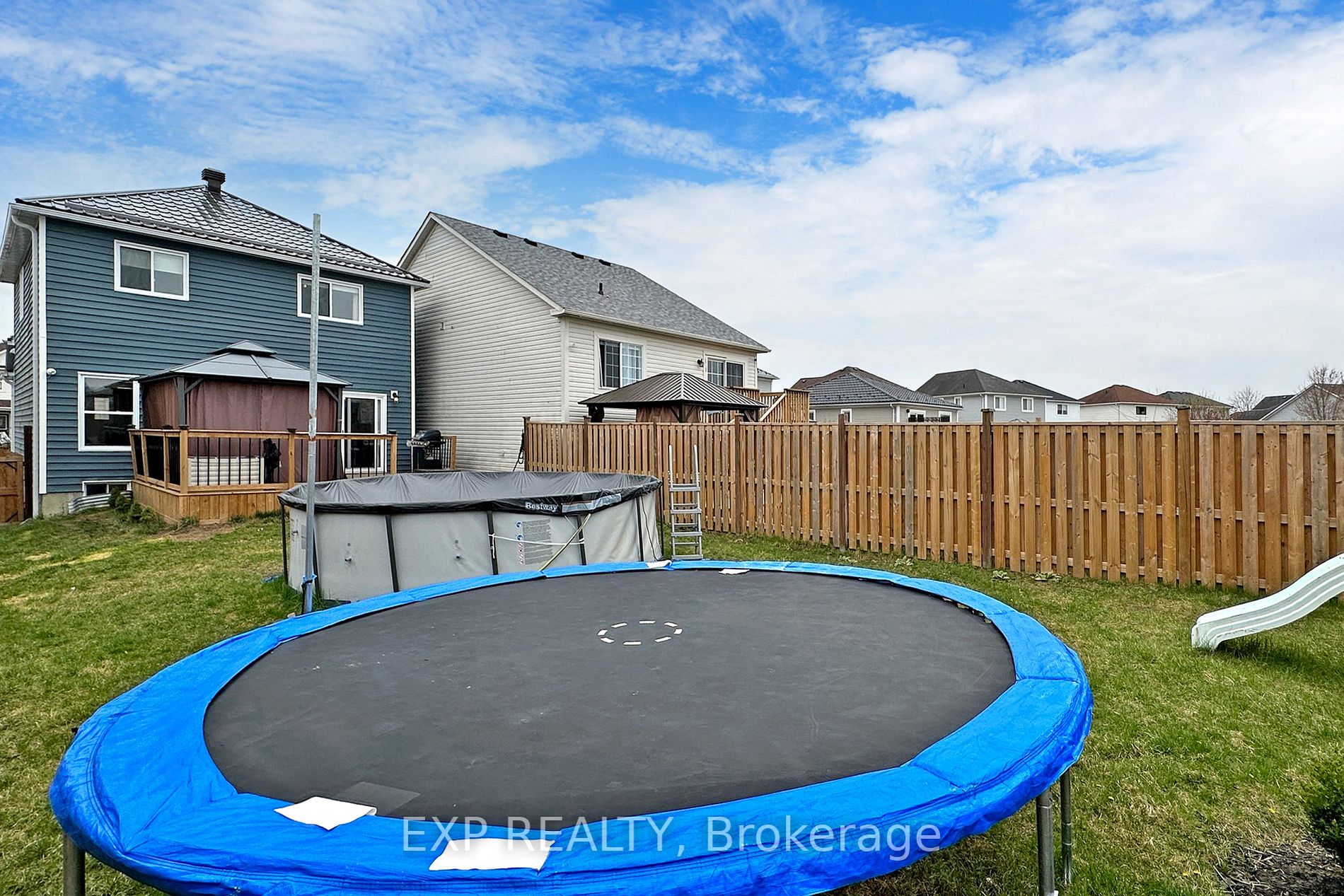 136 Maplewood Dr