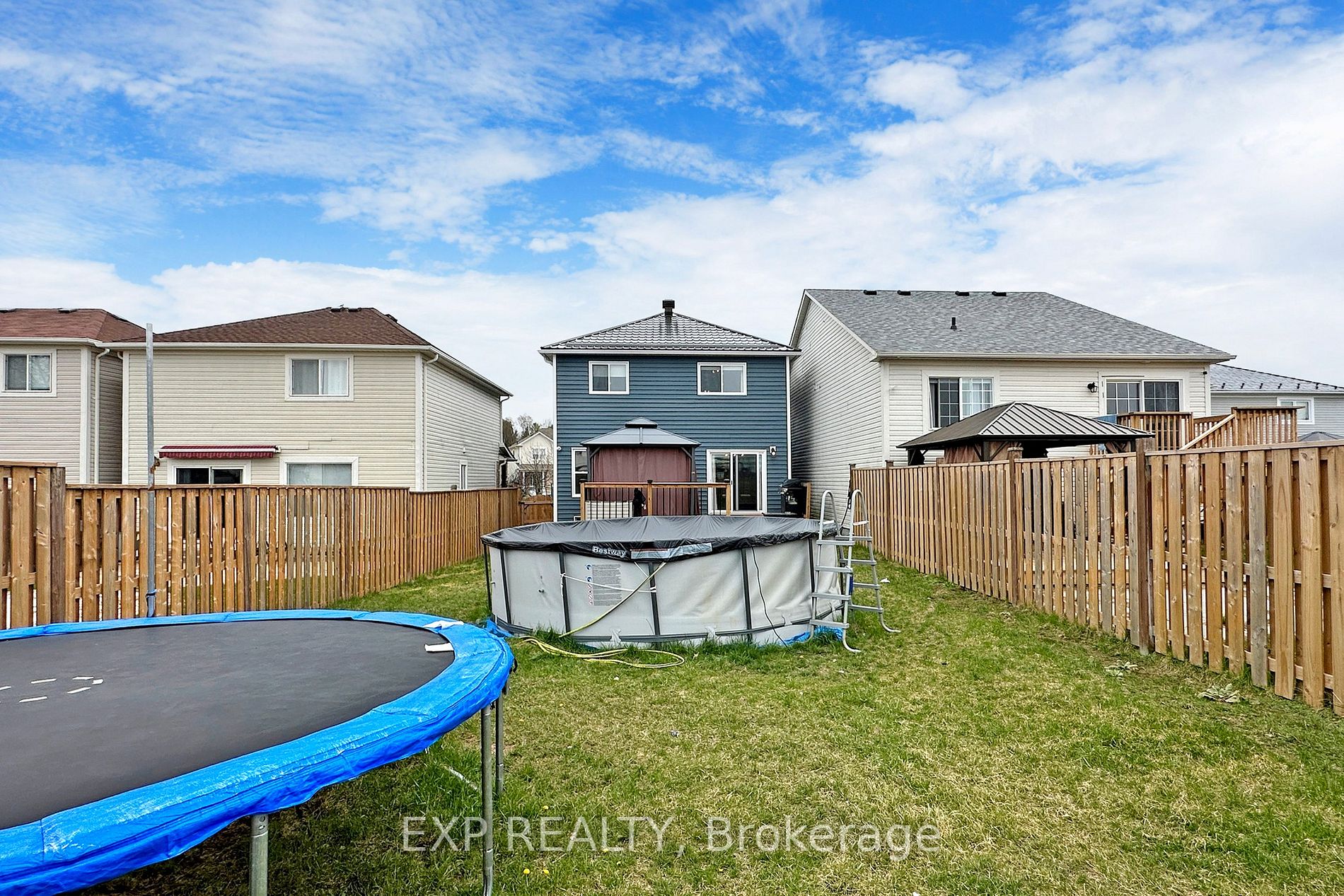 136 Maplewood Dr