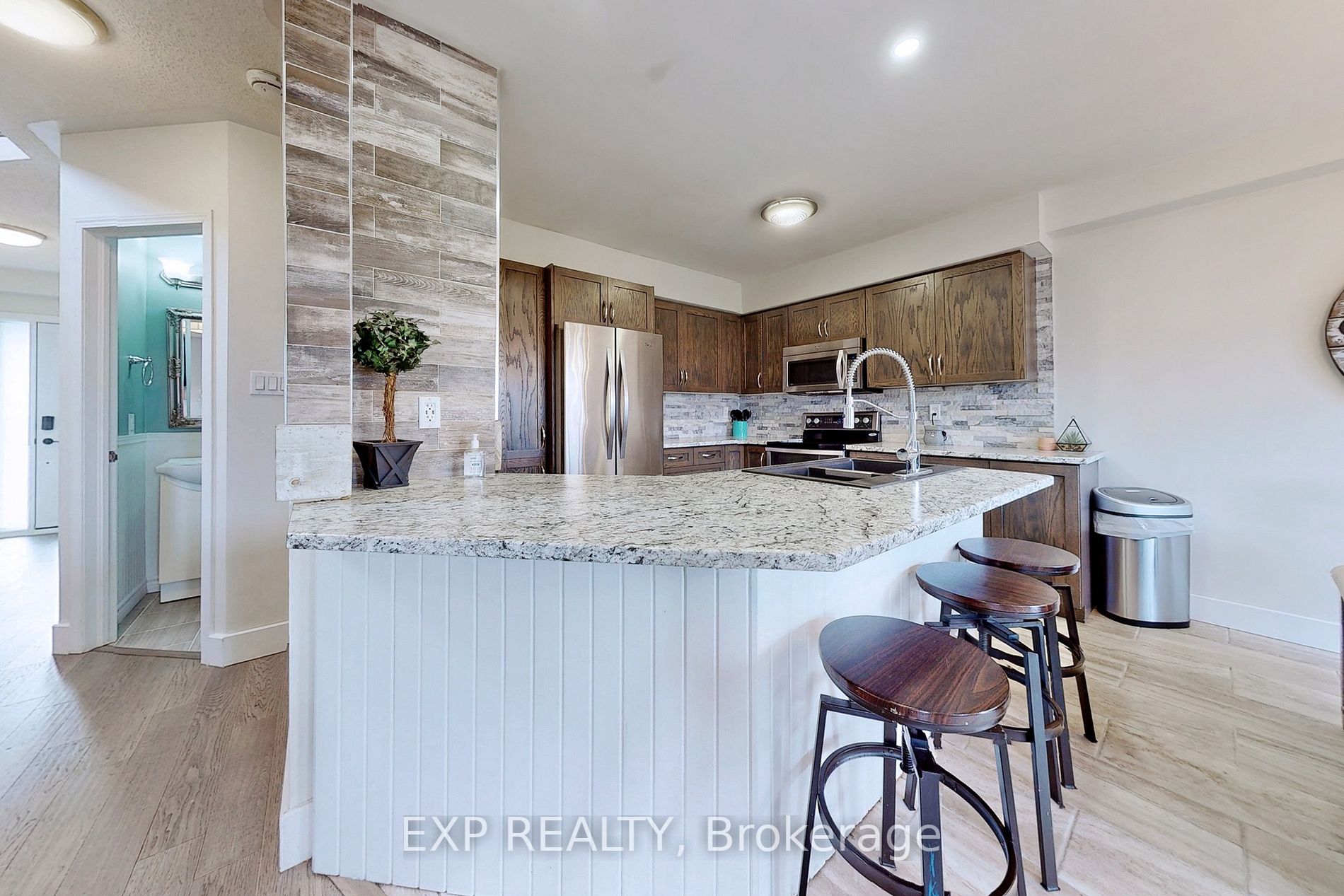 136 Maplewood Dr