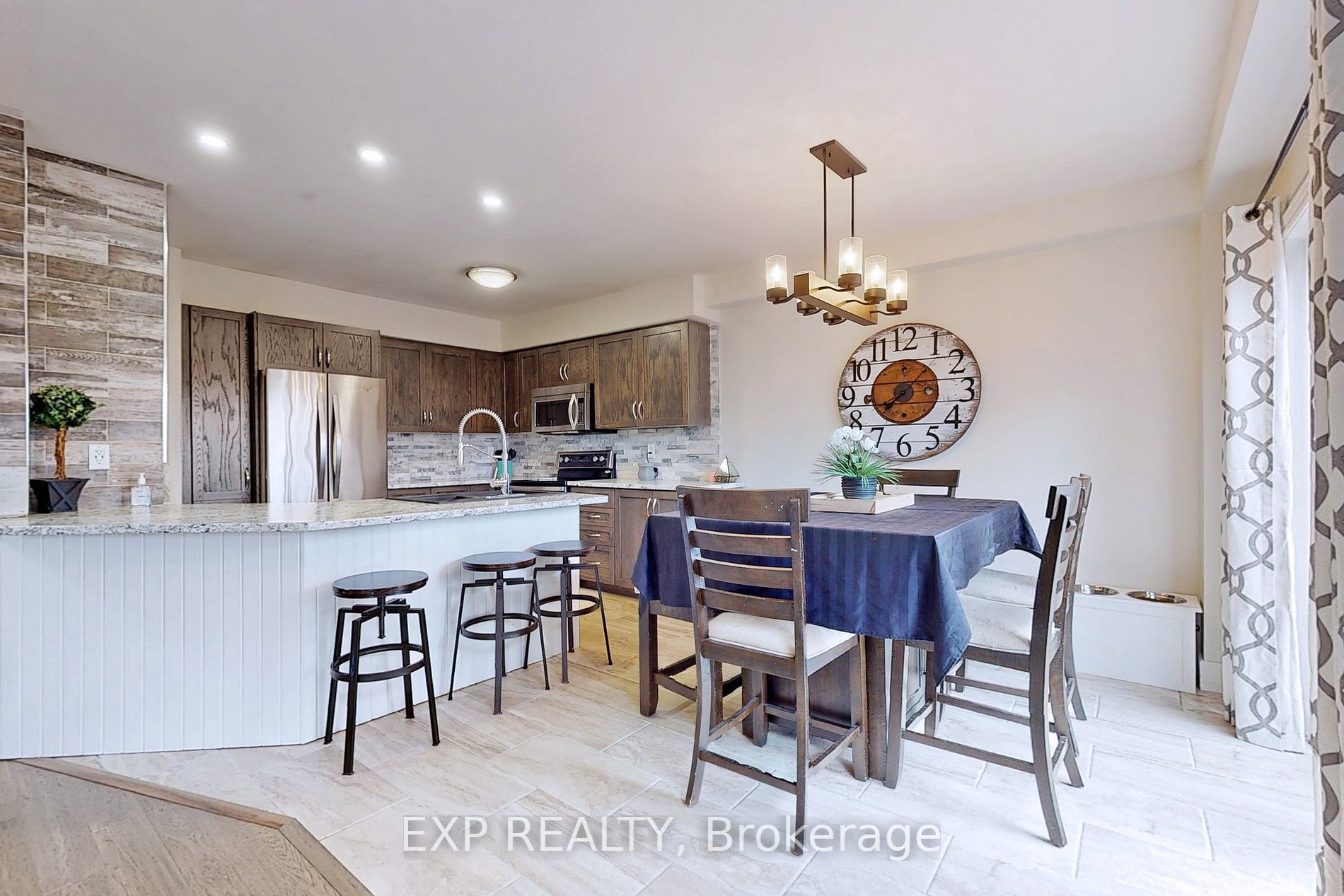 136 Maplewood Dr