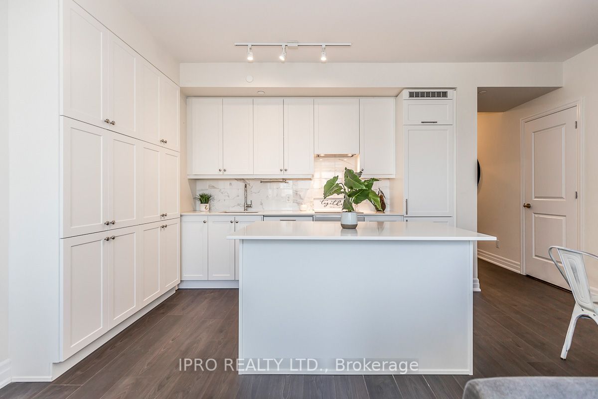 9085 Jane Street, #1910