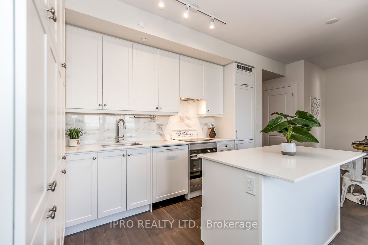 9085 Jane Street, #1910