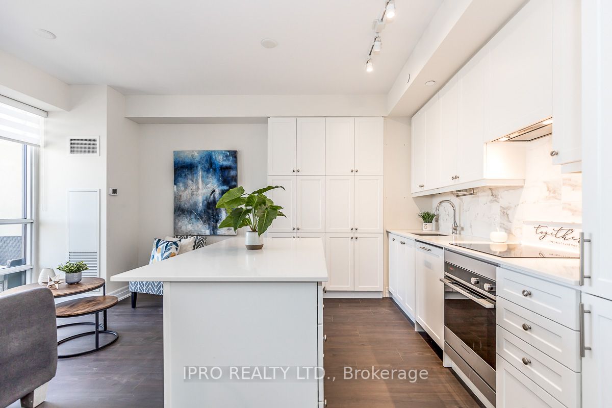9085 Jane Street, #1910