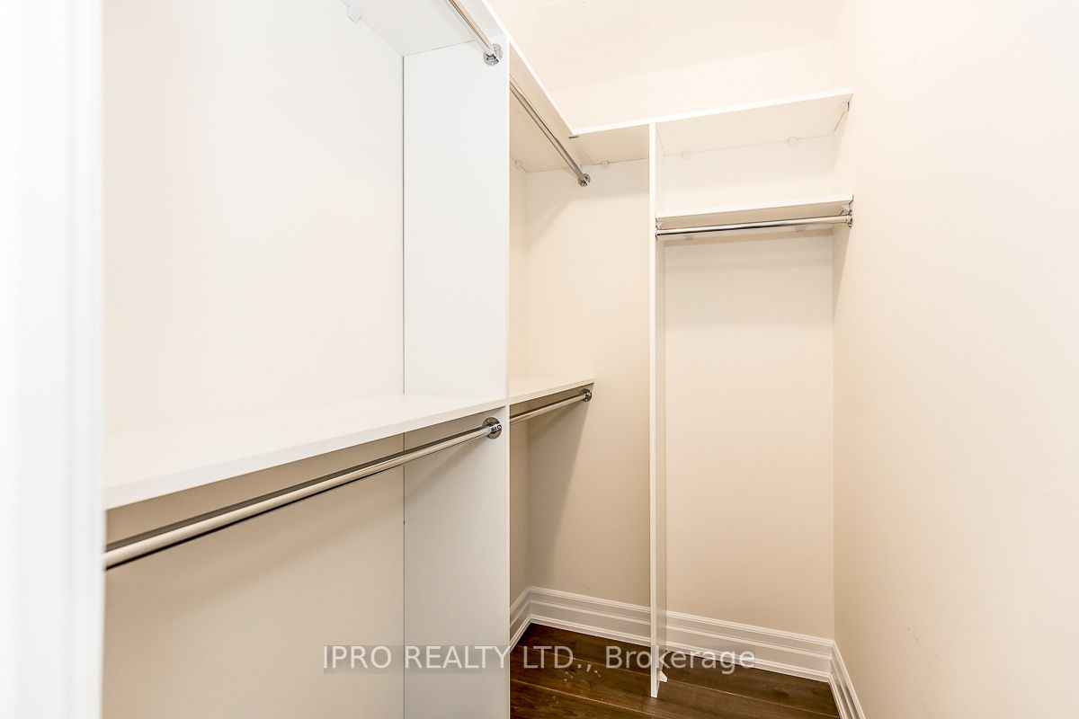 9085 Jane Street, #1910