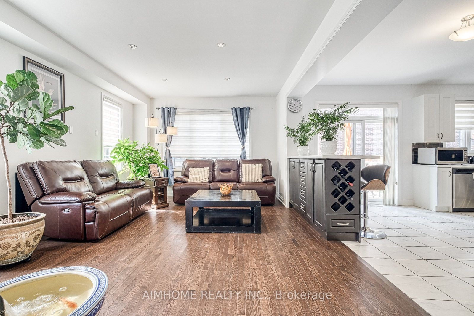 155 Frank Kelly Dr