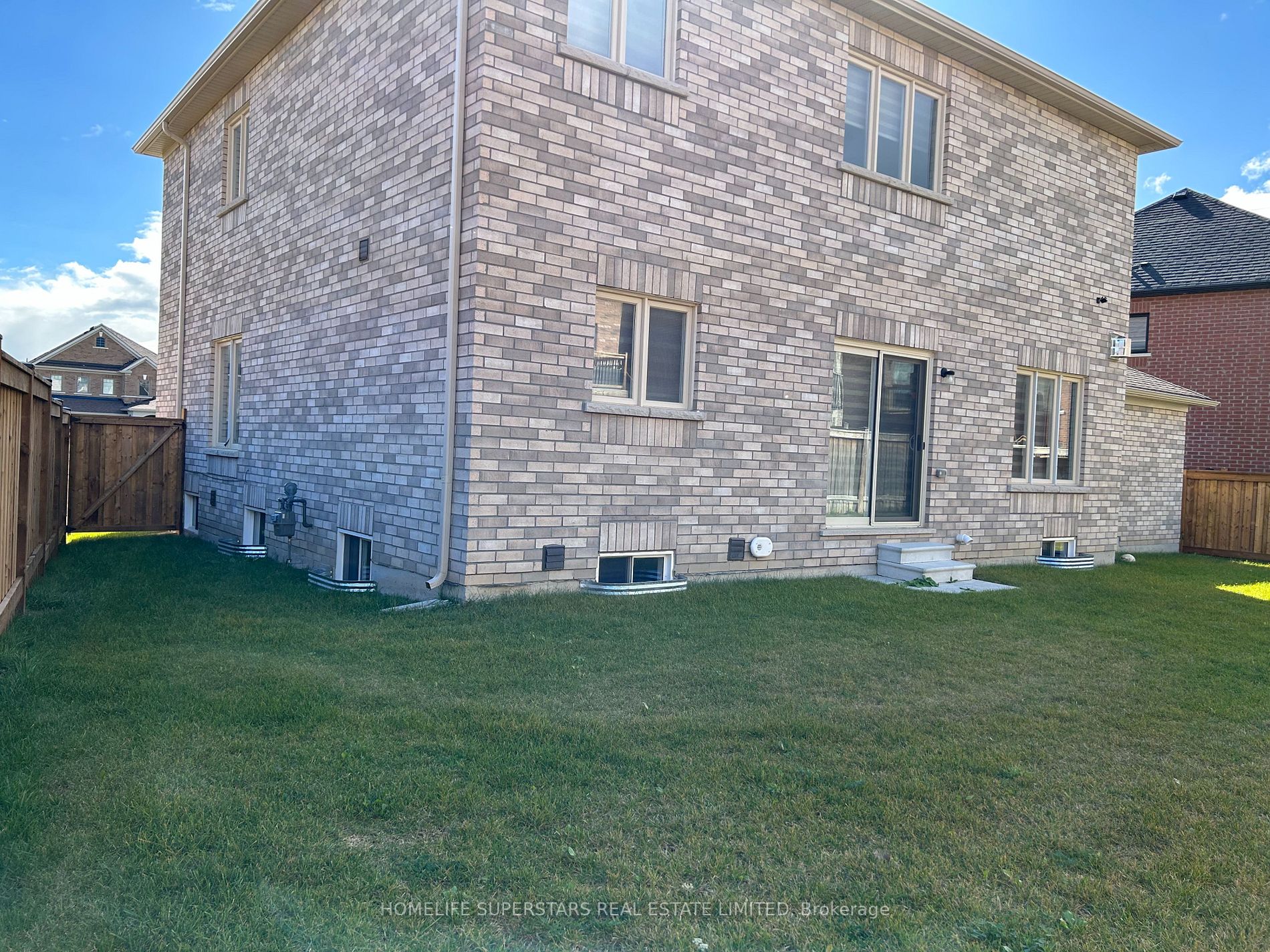 46 Ridgeview Crt