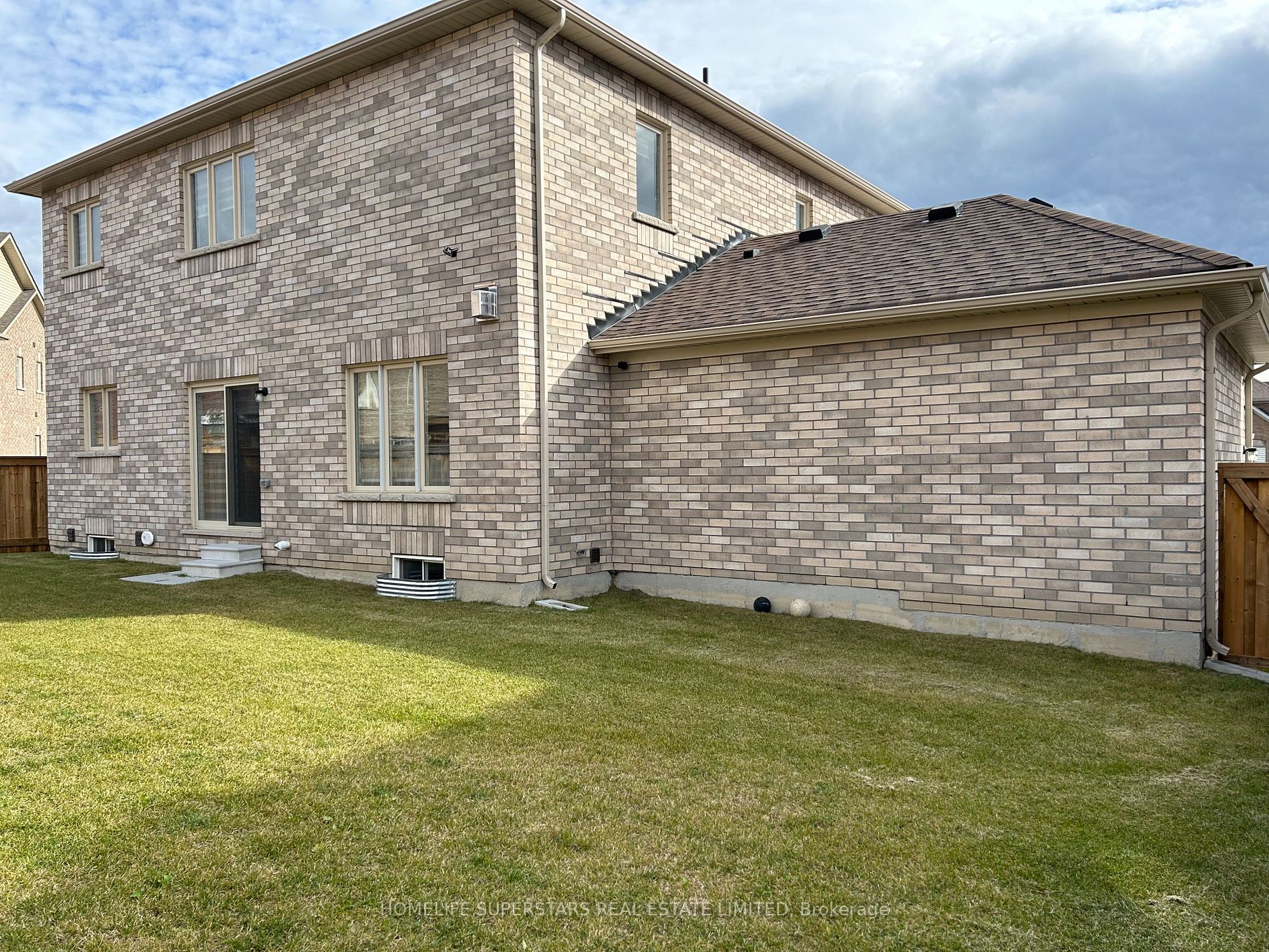 46 Ridgeview Crt