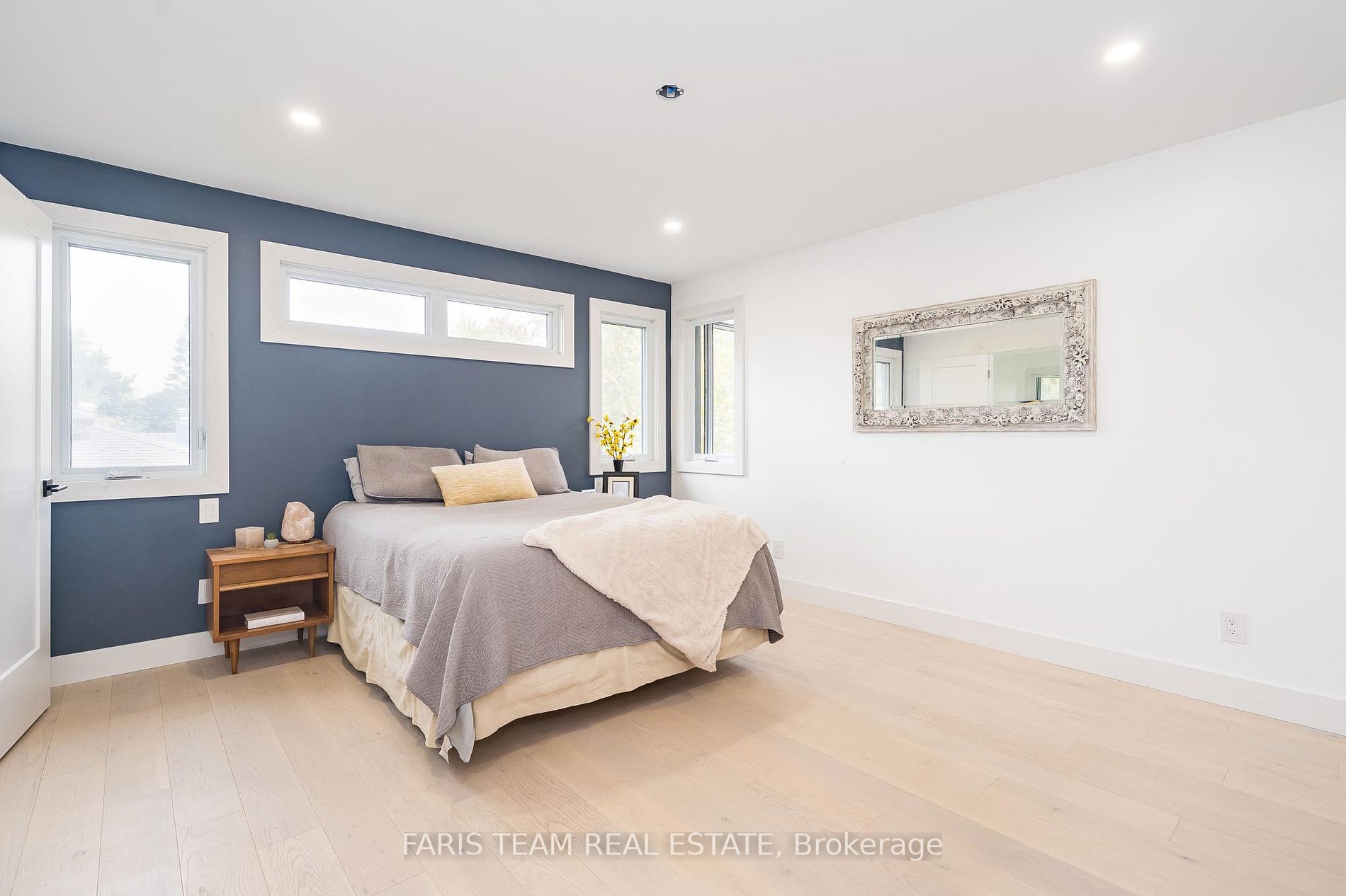 19 George St