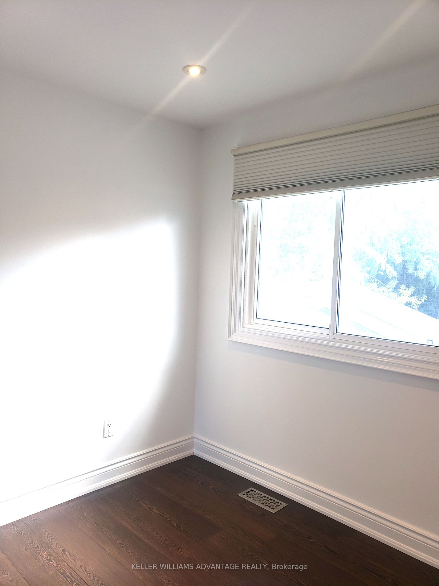 932 Elgin St