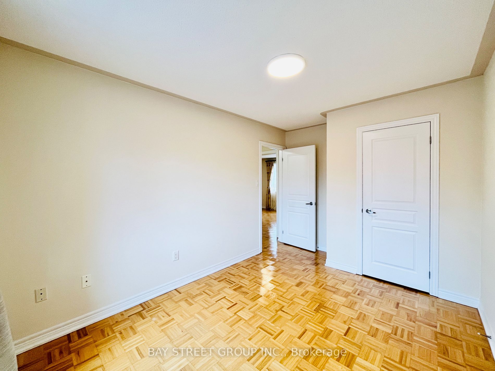 20 Thistle Ave