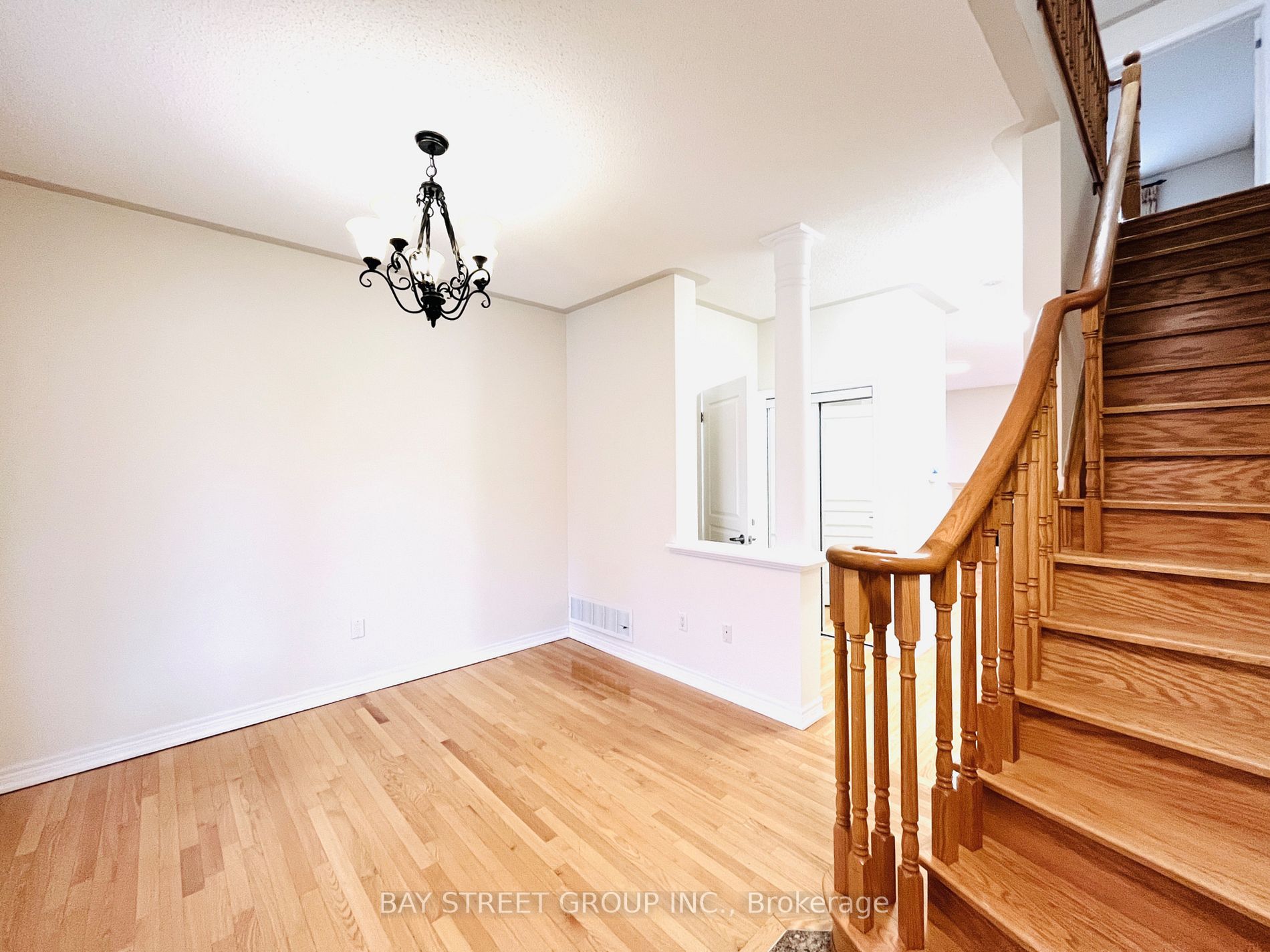 20 Thistle Ave