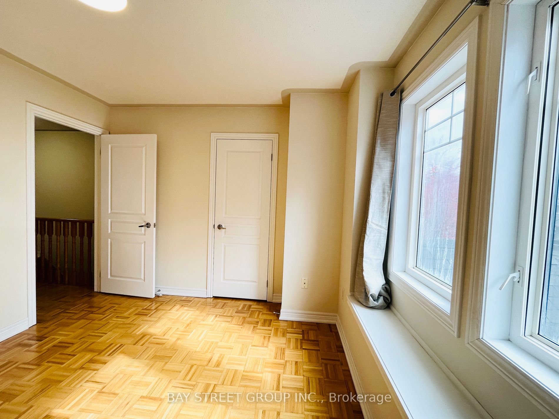 20 Thistle Ave