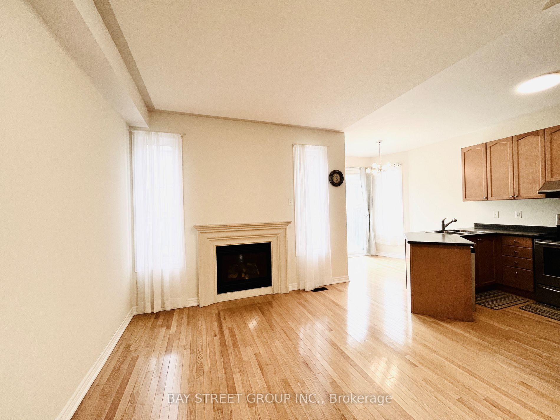 20 Thistle Ave