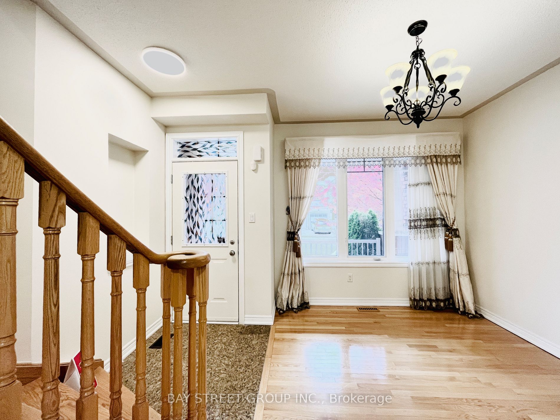20 Thistle Ave