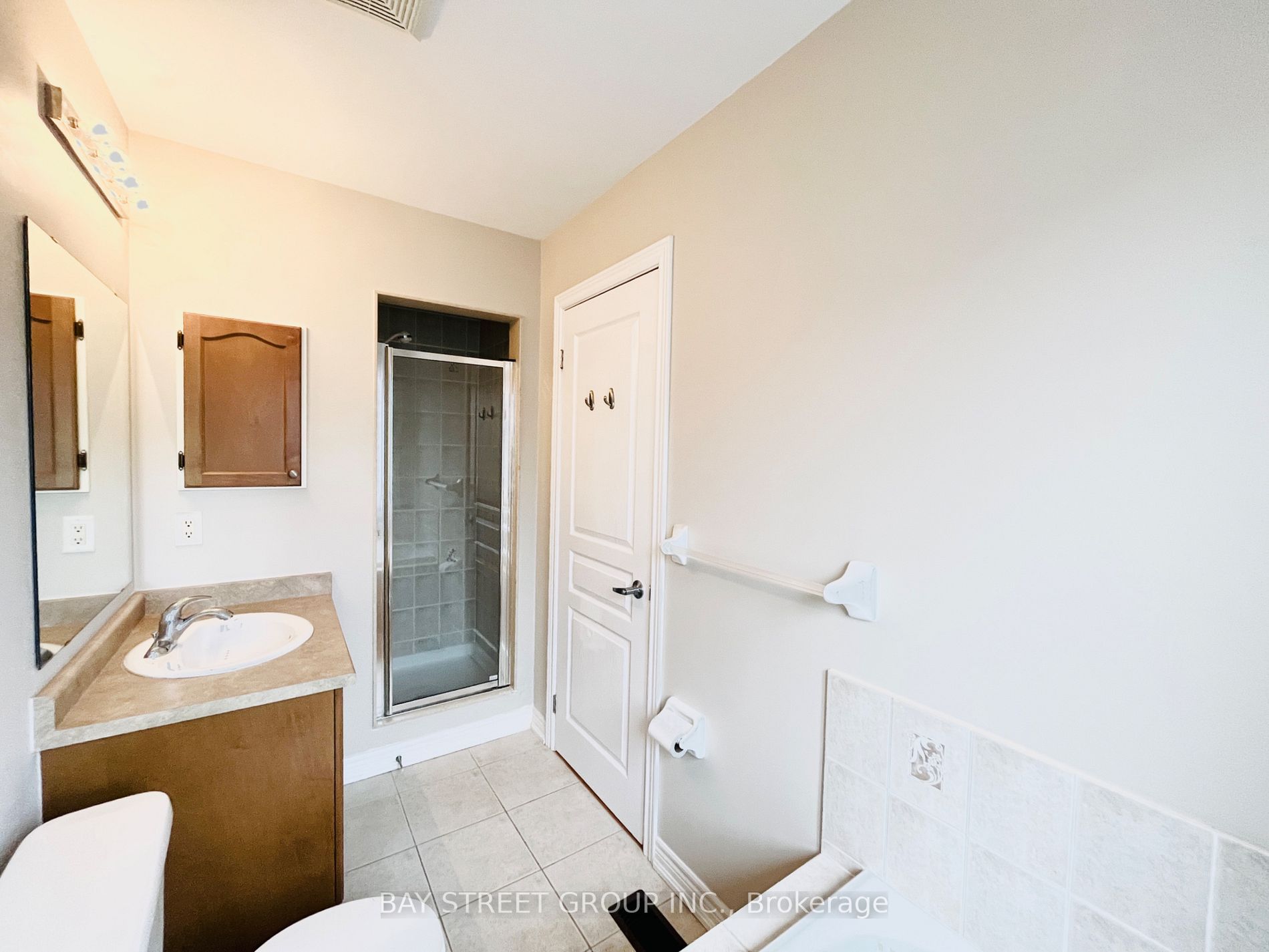 20 Thistle Ave