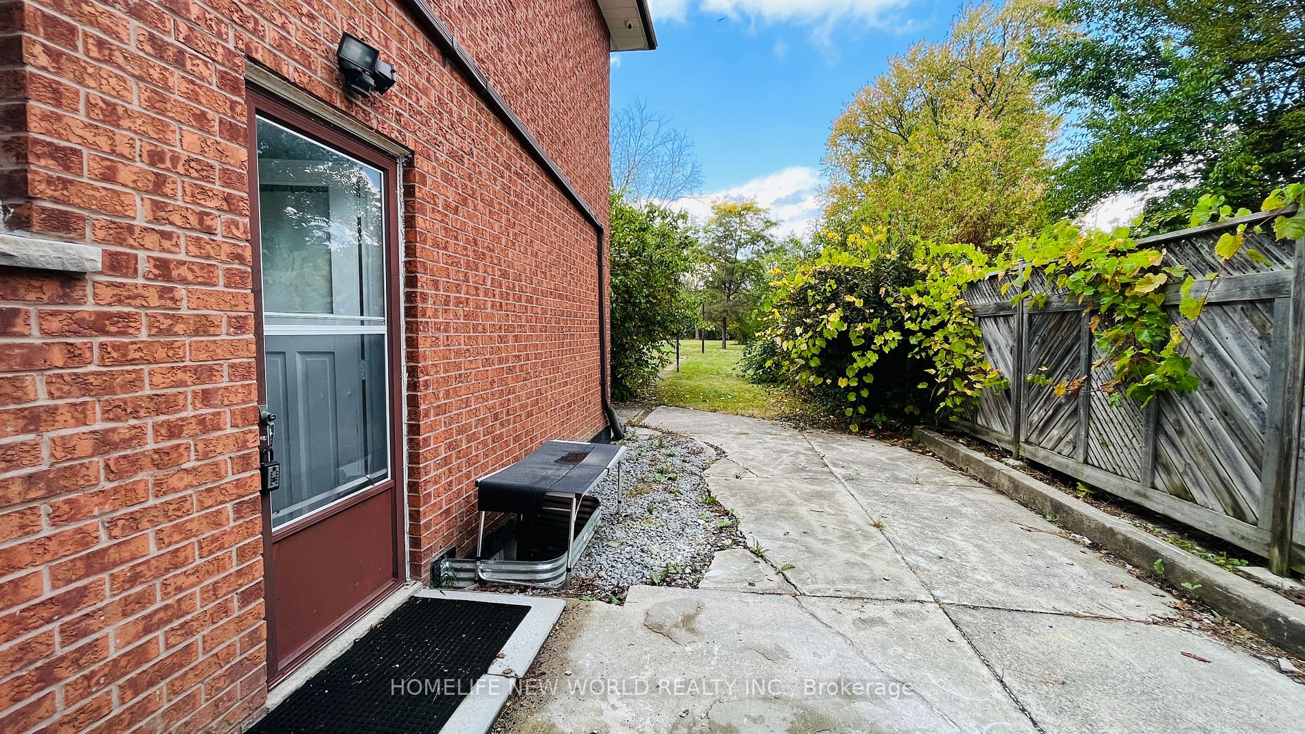 38 Weldrick Rd W, #Back