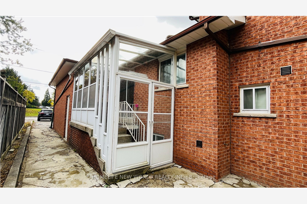 38 Weldrick Rd W, Richmond Hill