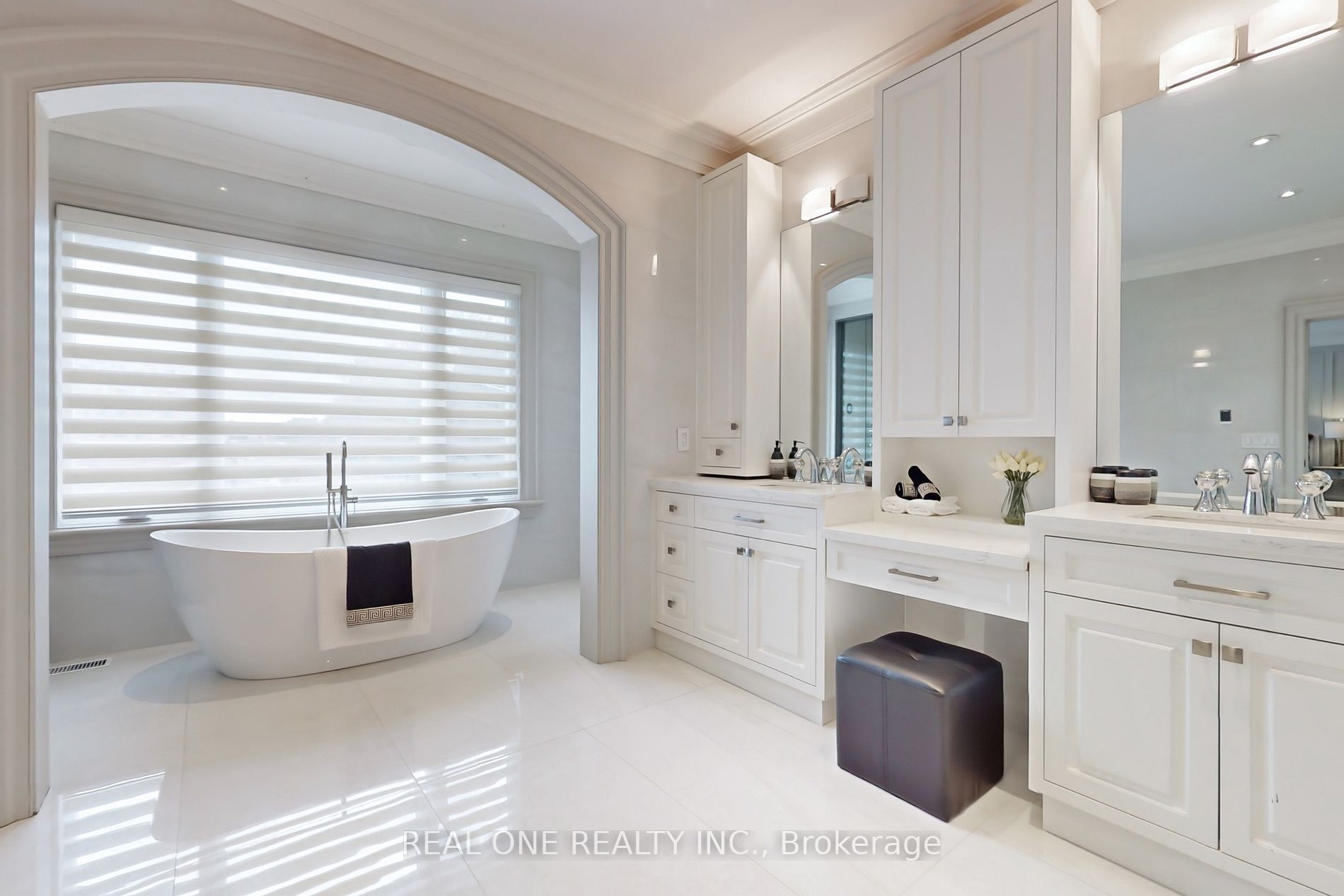 58 Fred Varley Dr