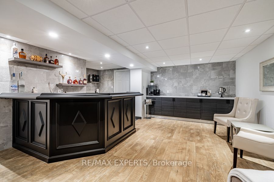 53 Gardiner Dr