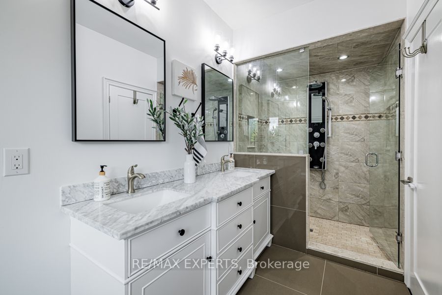 53 Gardiner Dr