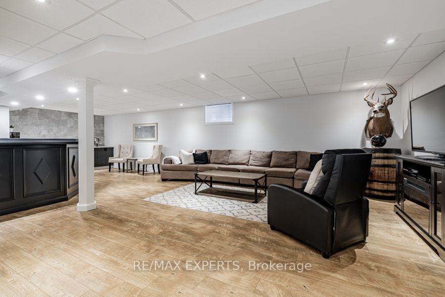 53 Gardiner Dr