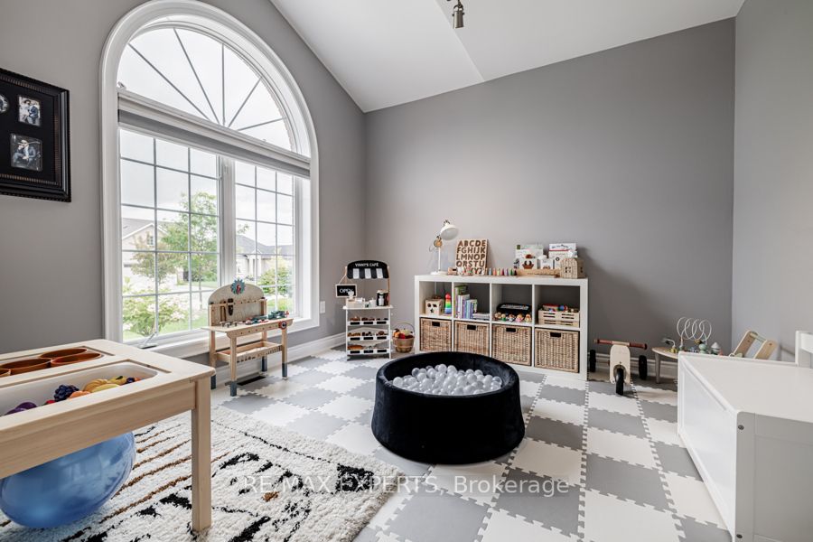 53 Gardiner Dr
