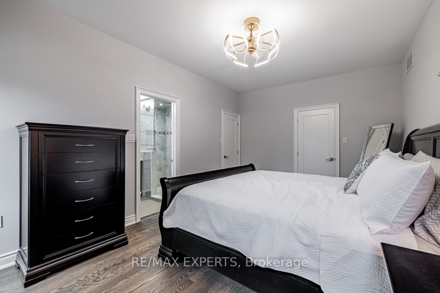 53 Gardiner Dr