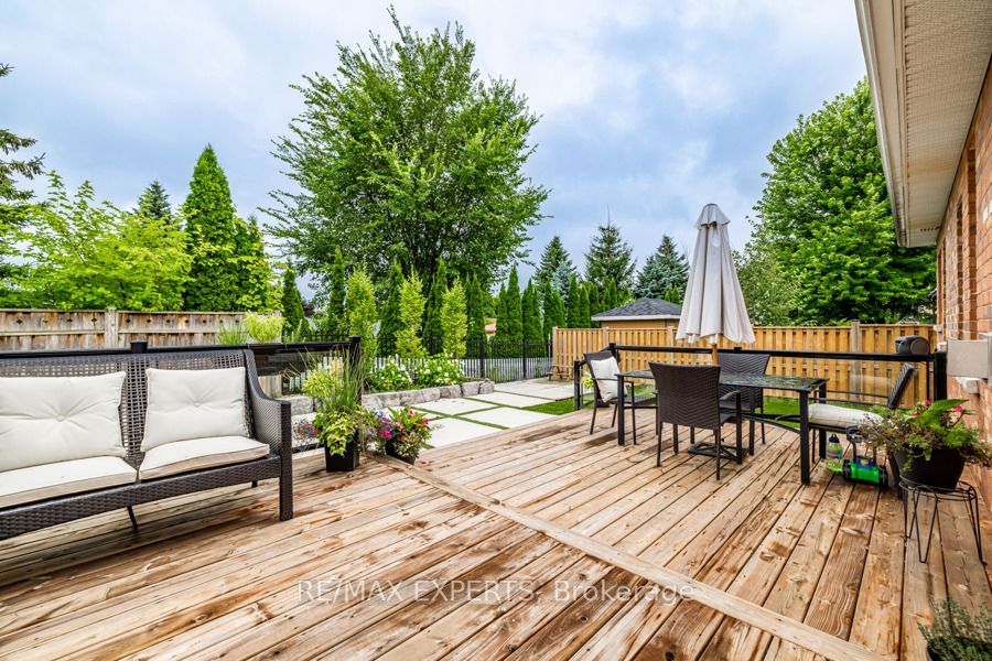 53 Gardiner Dr