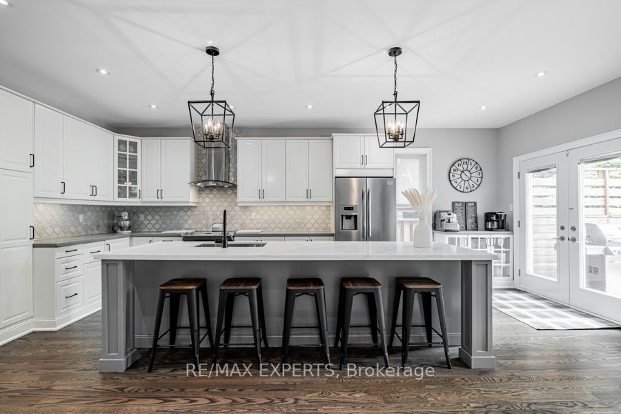 53 Gardiner Dr
