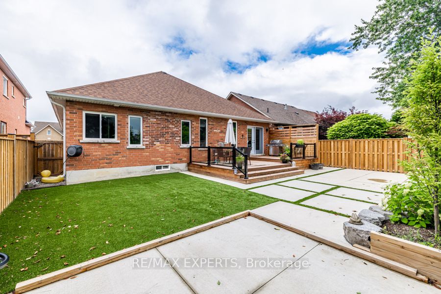53 Gardiner Dr
