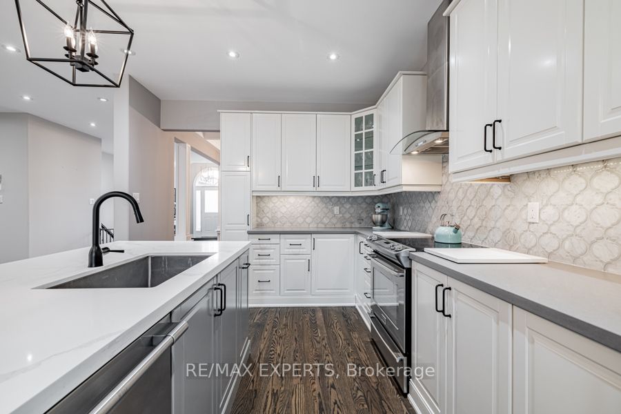 53 Gardiner Dr