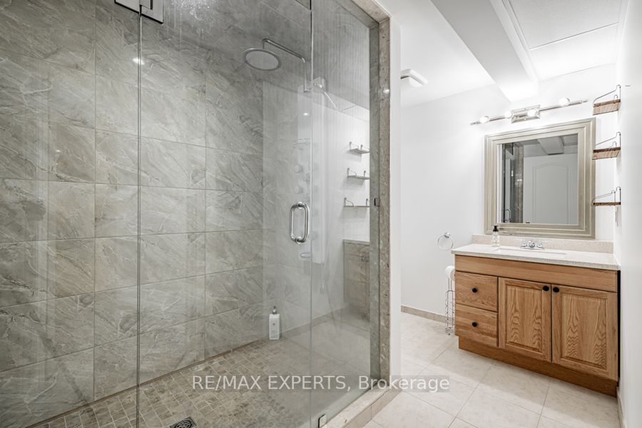 53 Gardiner Dr