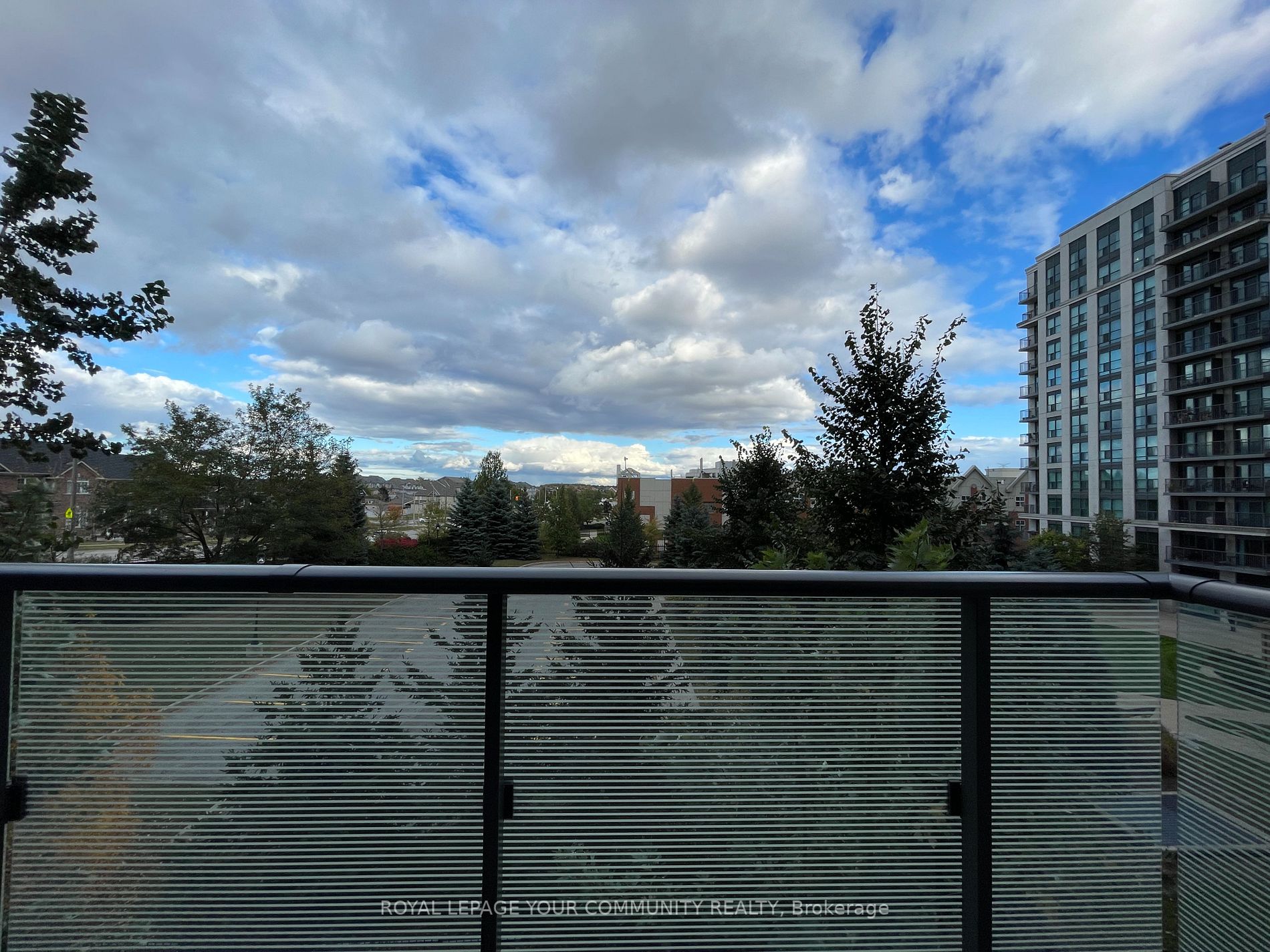 75 Oneida Cres, #306