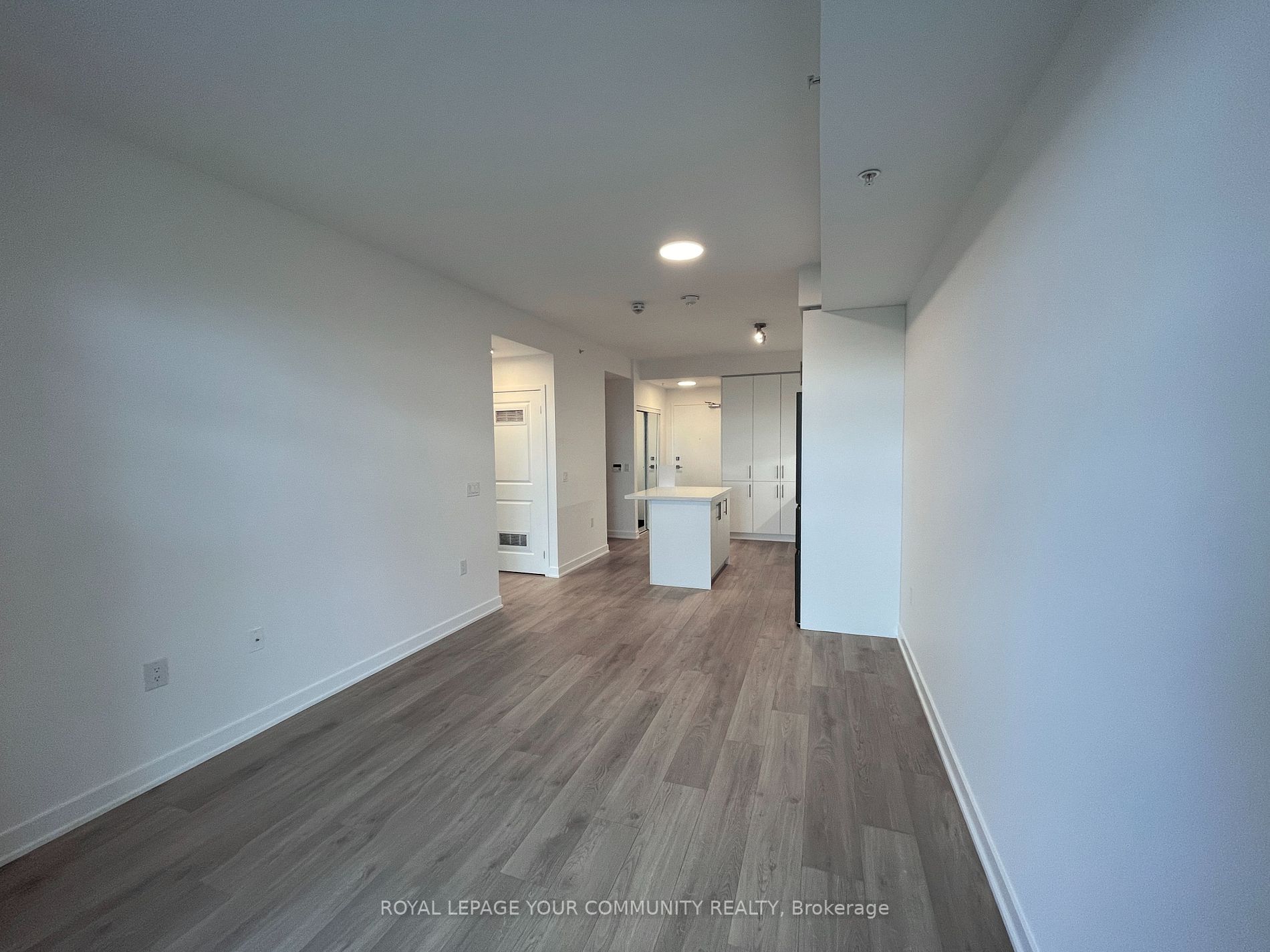 75 Oneida Cres, #306