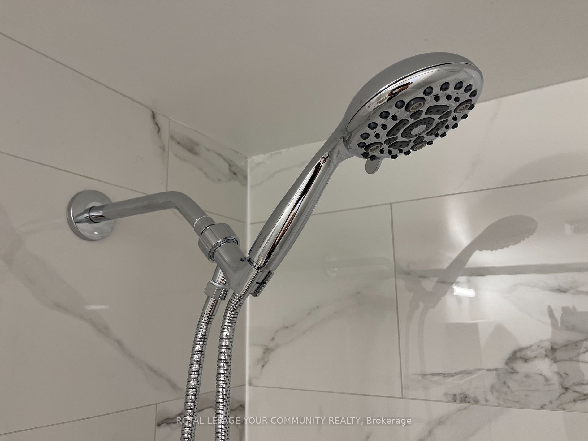 75 Oneida Cres, #306