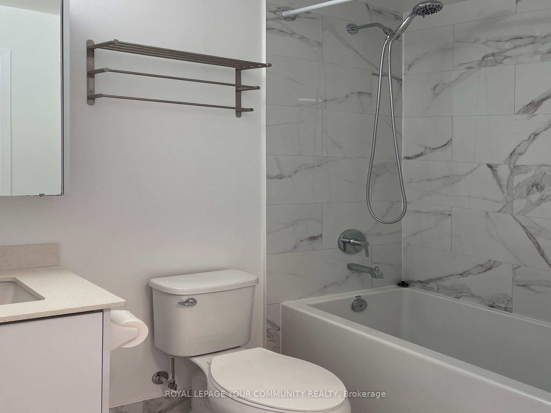 75 Oneida Cres, #306