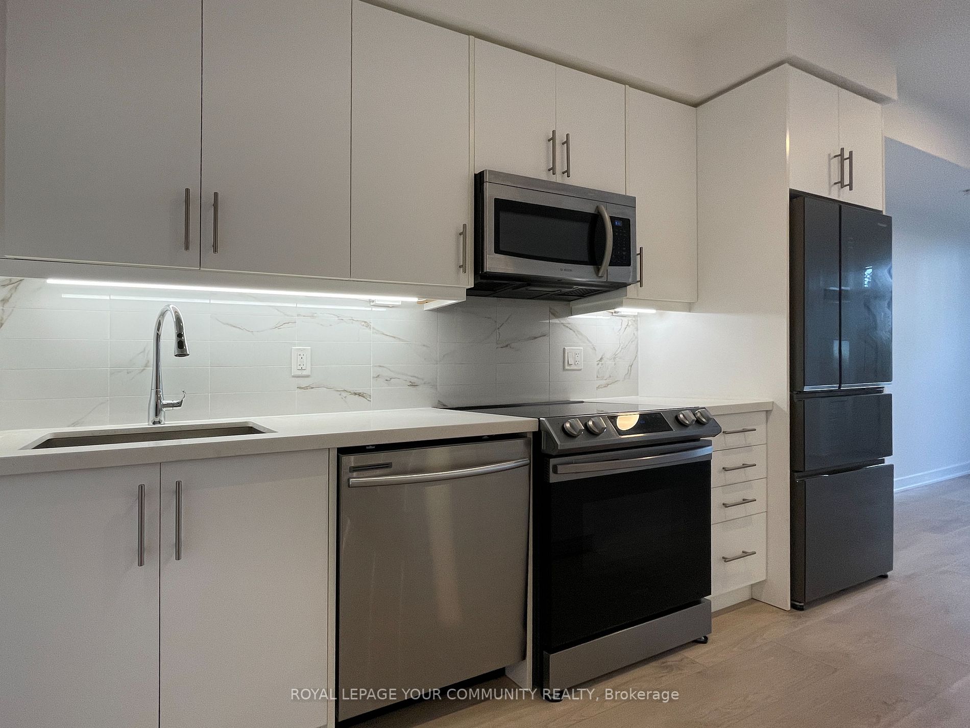 75 Oneida Cres, #306