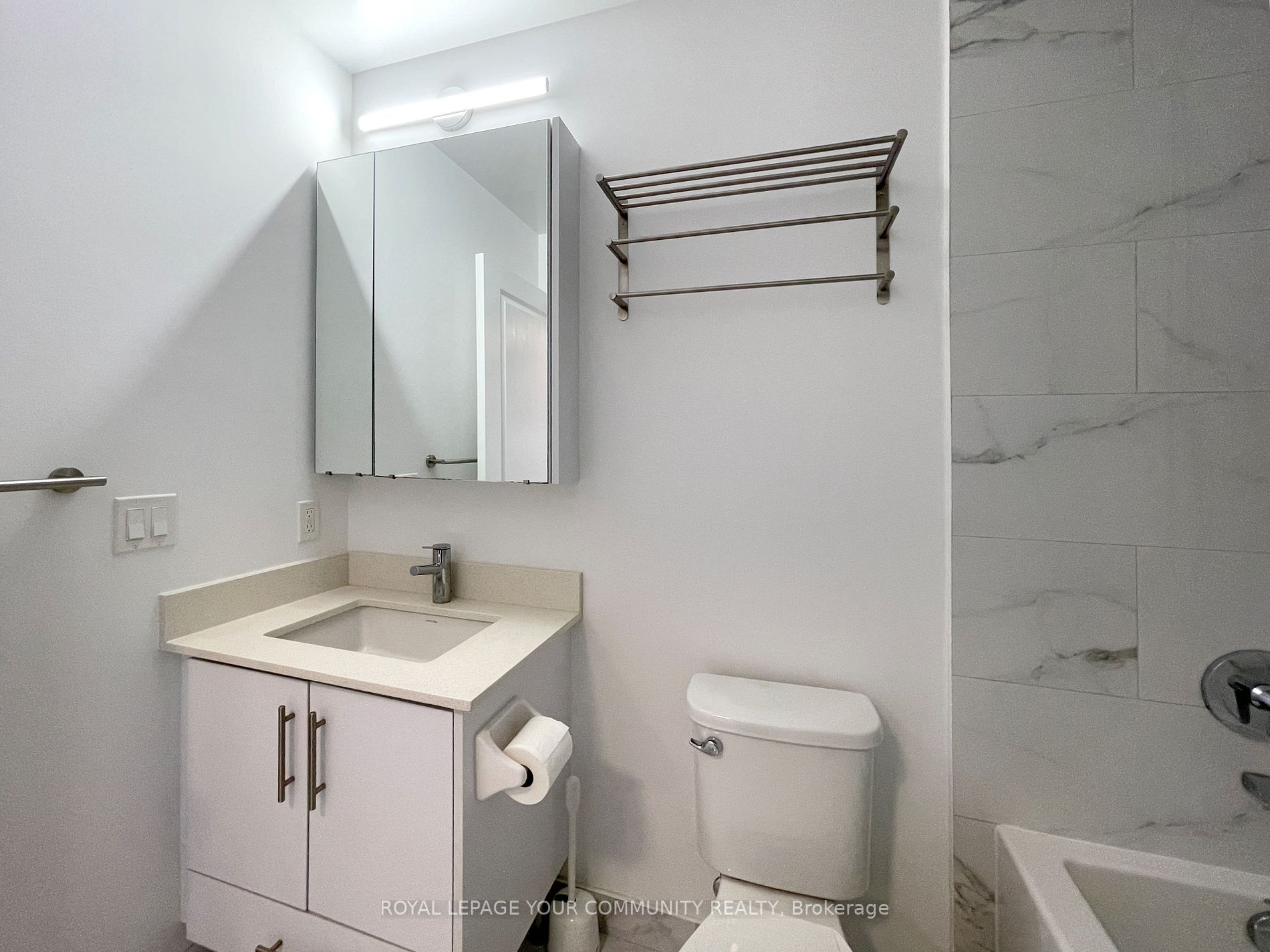 75 Oneida Cres, #306