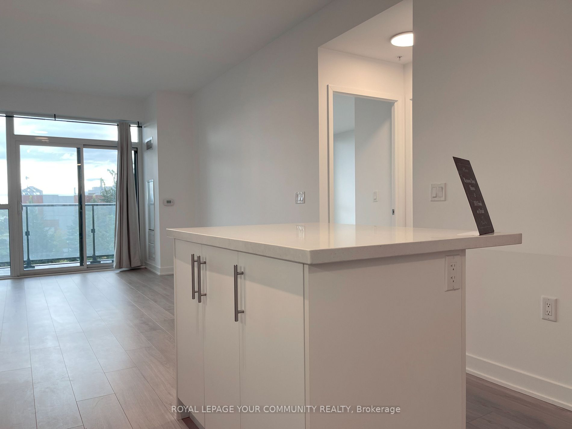 75 Oneida Cres, #306
