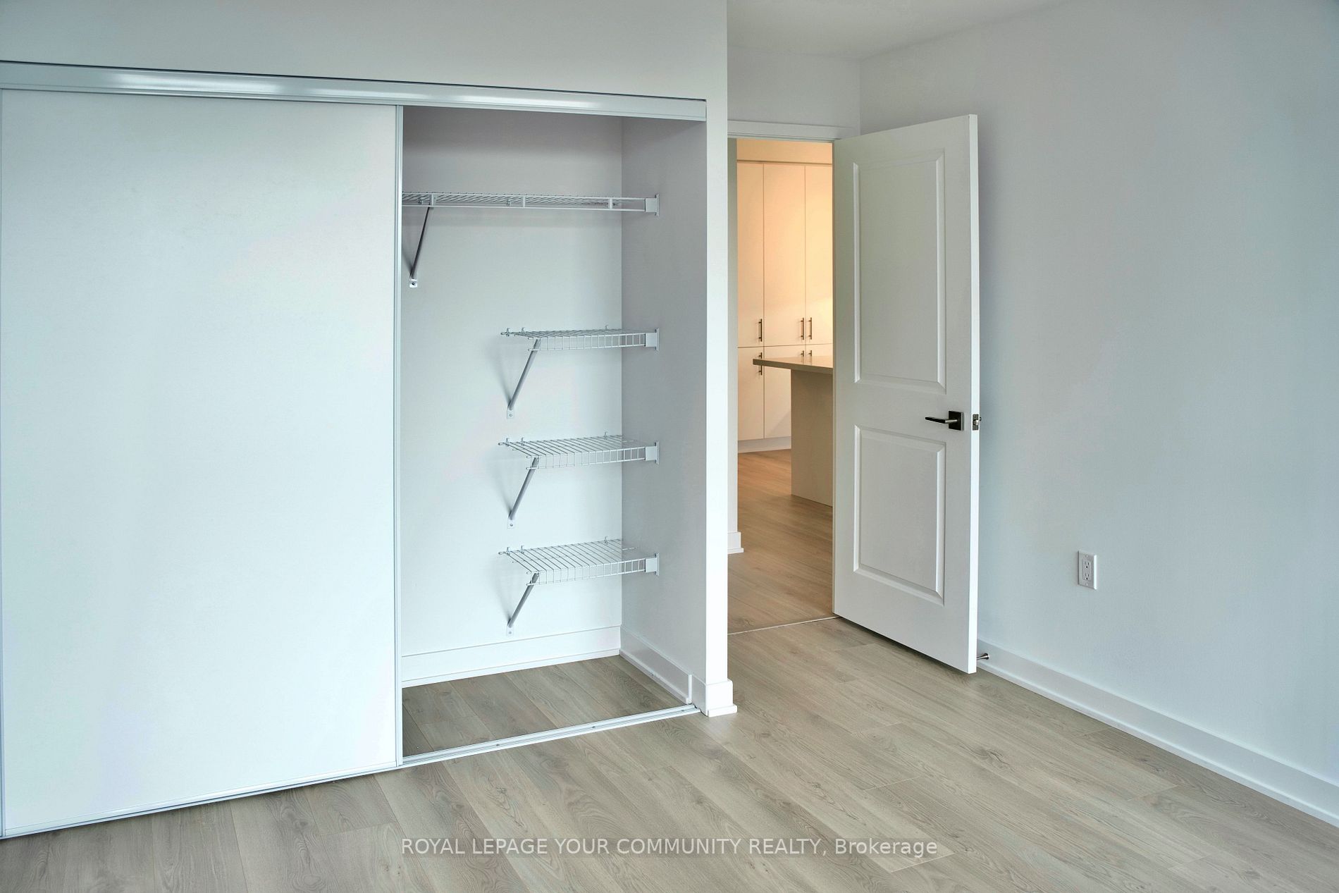 75 Oneida Cres, #306