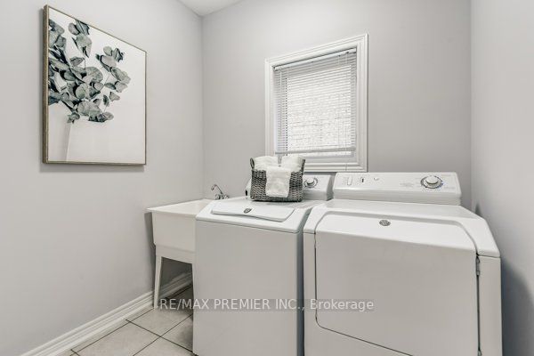 305 Lauderdale Dr