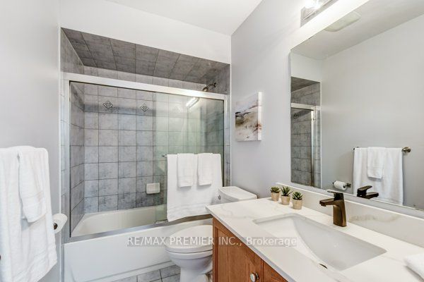 305 Lauderdale Dr