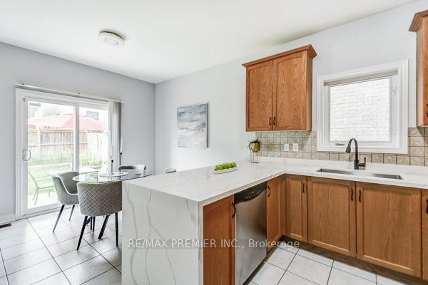 305 Lauderdale Dr