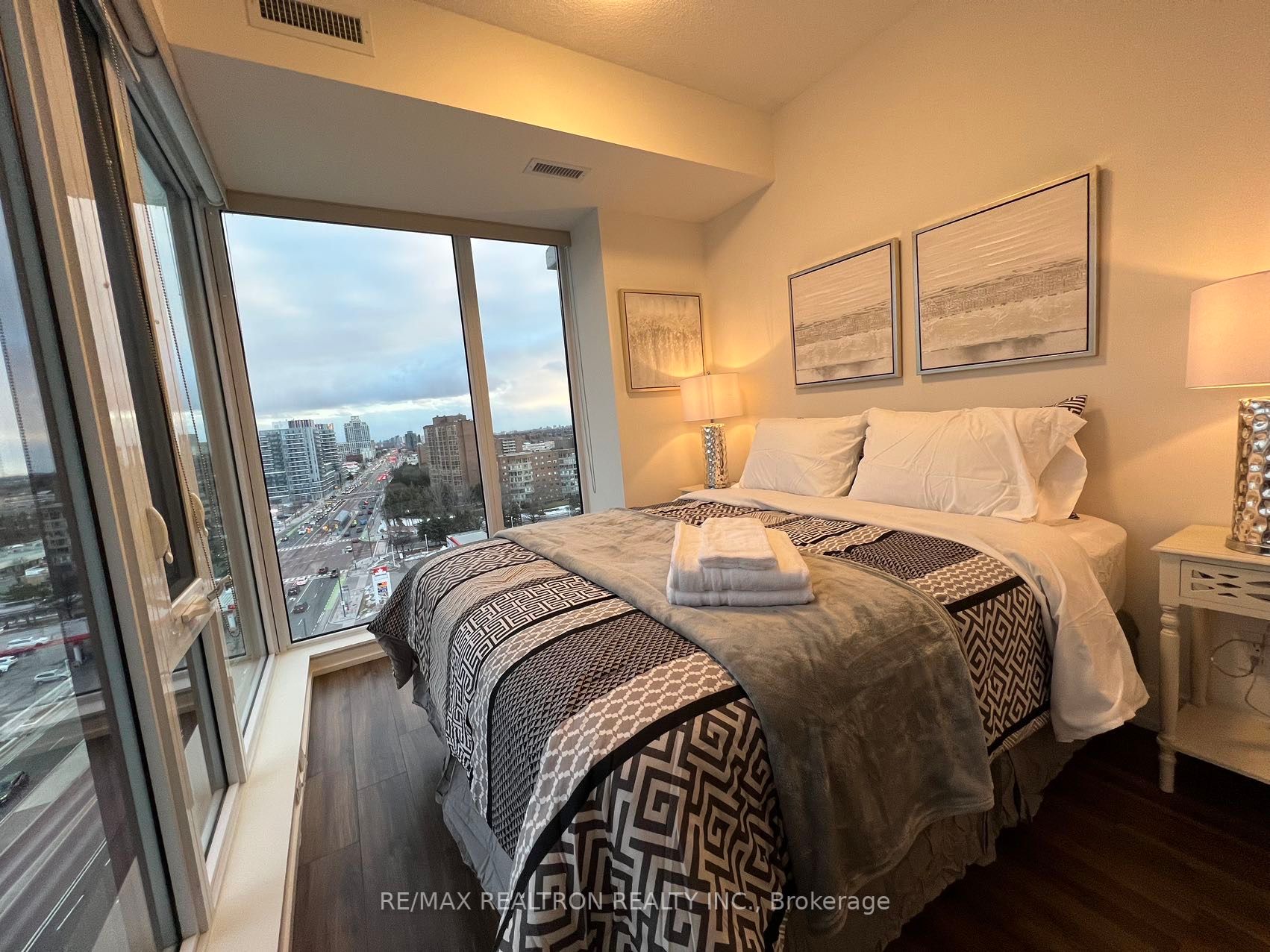 9600 Yonge St, #1202B