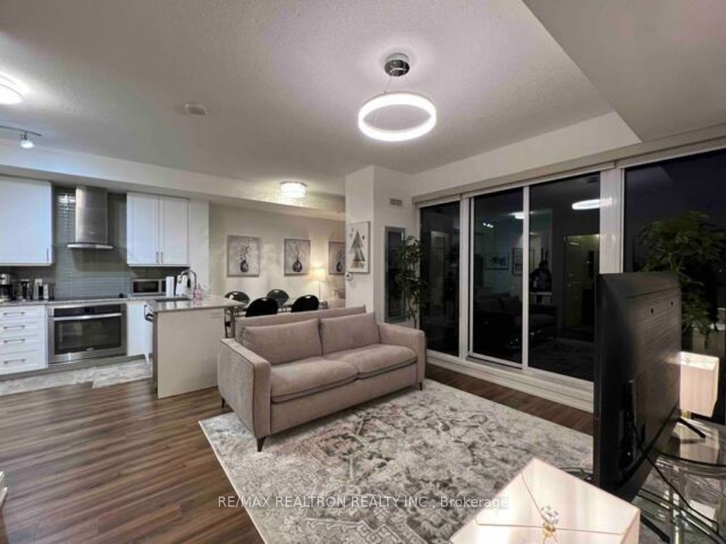9600 Yonge St, #1202B