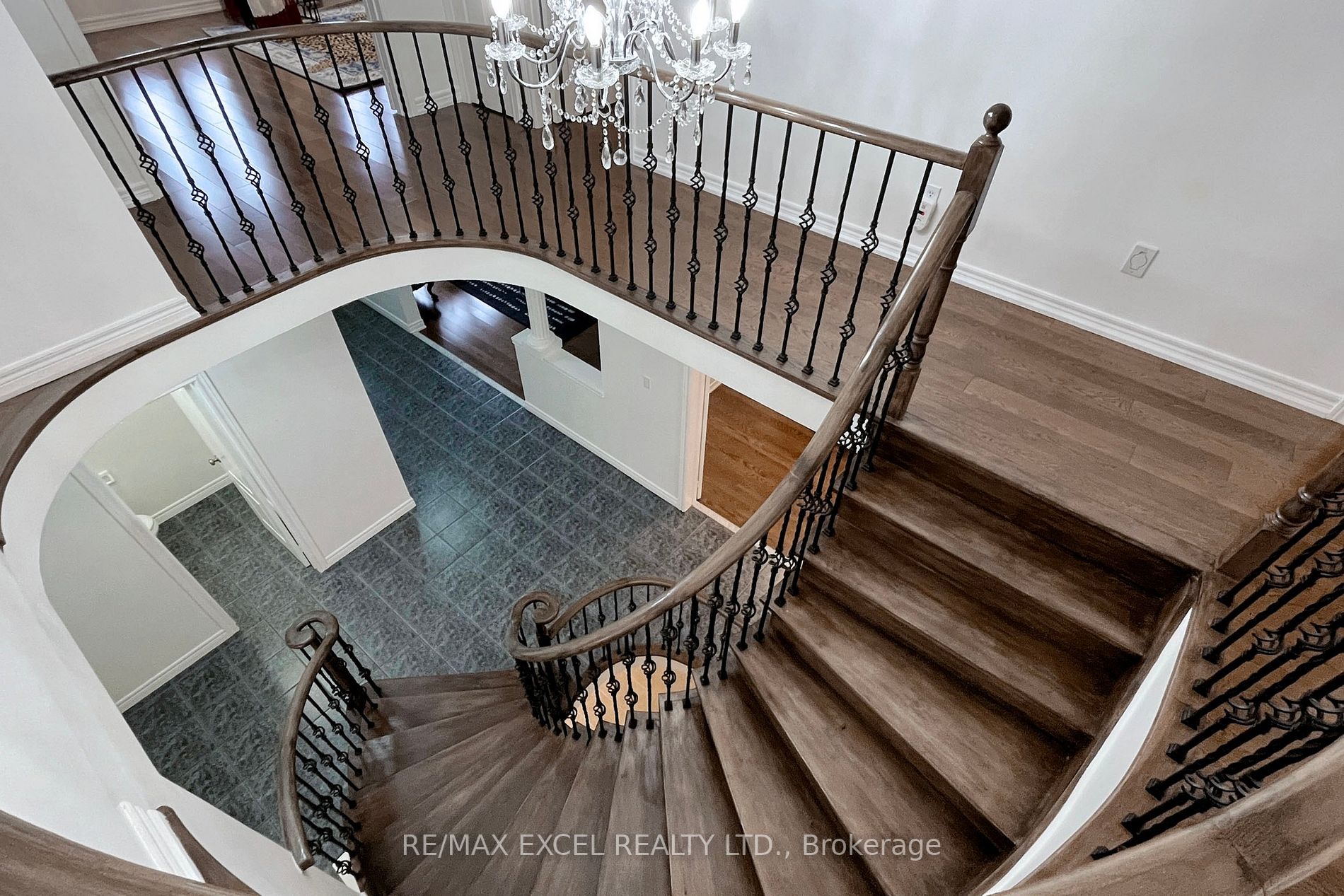 122 Canyon Hill Ave